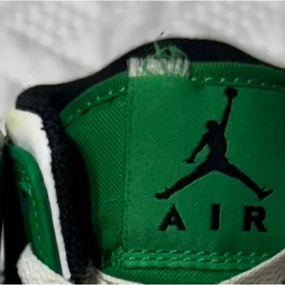 Nike Air Jordan 1 Mid Lucky Green Grade School Basketball Sneakers Shoes 6.5Y - Picture 13 of 15